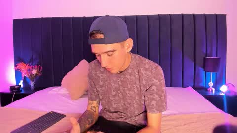 dominik_thompson777 online show from September 29, 5:17 am