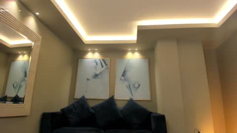 Dominique online show from January 6, 10:47 pm