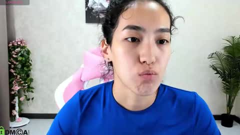 Aura online show from October 12, 1:53 am