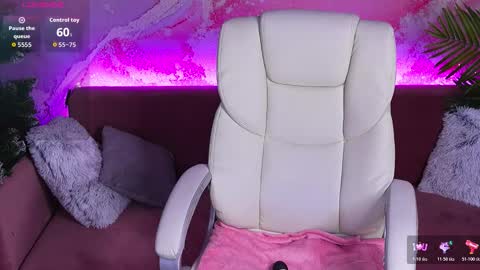 DONNA online show from January 13, 8:05 pm