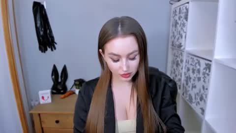 DonnaSensual online show from January 6, 5:06 pm