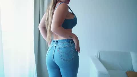 Donatella online show from March 17, 12:10 pm