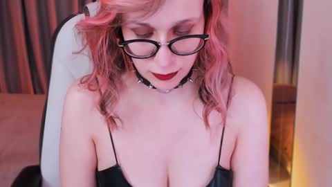 Your Dora Follow me 3 online show from January 19, 7:37 pm