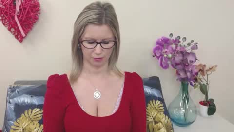 Snapshot of doreenkiss chatting on February 4, 10:21 am DoreenSexy online show from February 4, 10:21 am