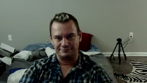 Snapshot of doriandicksxxx chatting on December 14, 8:34 am Dorian w Costars online show from December 14, 8:34 am