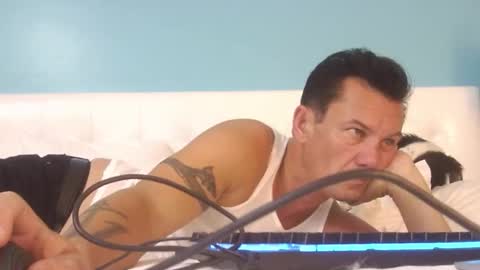 Snapshot of doriandicksxxx chatting on September 9, 6:46 am Dorian w Costars online show from September 9, 6:46 am