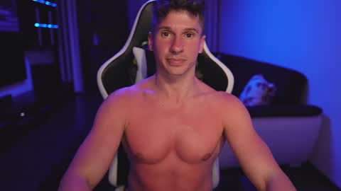 Dorian Reyes online show from June 29, 11:48 pm