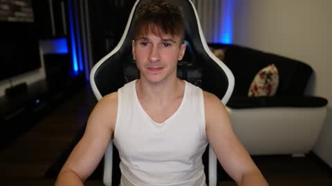 Dorian Reyes online show from September 25, 12:39 am