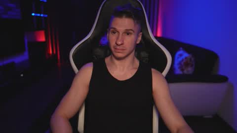 Dorian Reyes online show from November 17, 11:29 pm