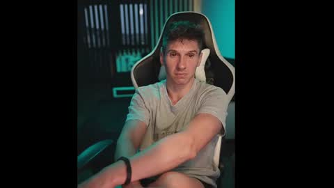 Dorian Reyes online show from July 25, 2:42 am