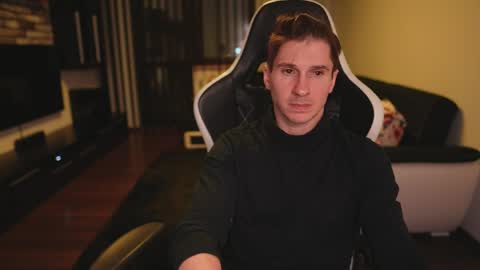 Dorian Reyes online show from March 31, 12:11 am