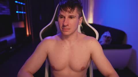 Dorian Reyes online show from June 19, 11:44 pm