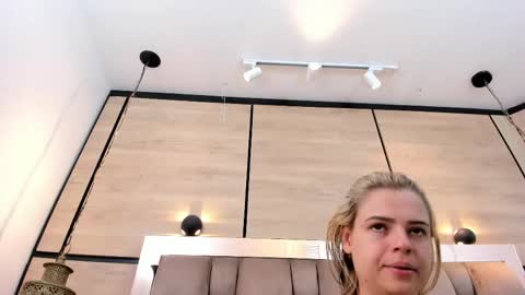  DOROTHY online show from April 21, 3:35 am