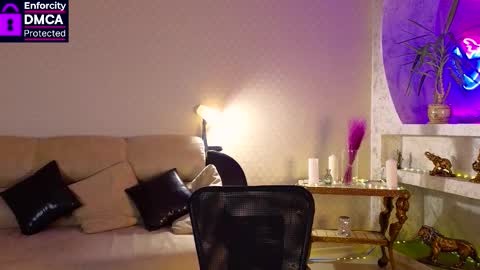 Emily online show from November 12, 4:42 pm