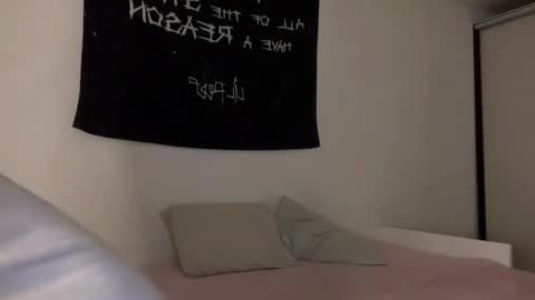 MOLLYYYY dont forget to give me a thumb up online show from October 1, 9:13 pm