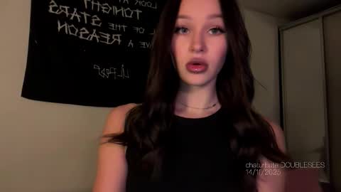 MOLLYYYY dont forget to give me a thumb up online show from November 14, 12:51 pm