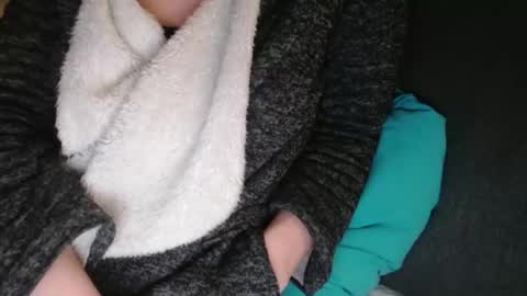 Douce Elsa online show from January 19, 9:34 pm