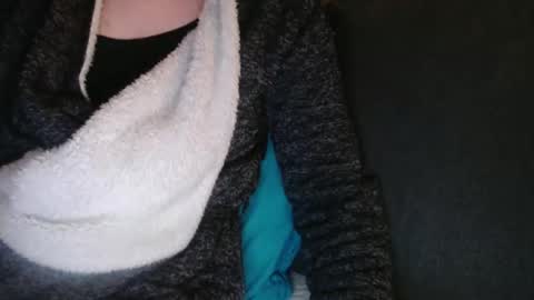 Douce Elsa online show from March 6, 9:53 pm