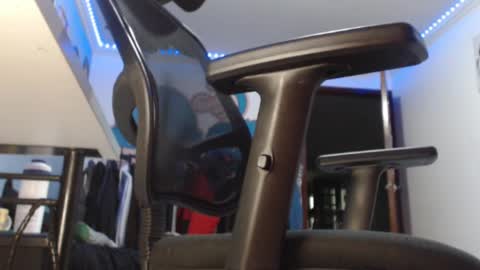 douglas_drake online show from February 23, 6:38 am