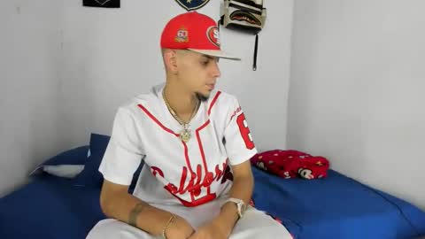 douglas_gallegos online show from December 18, 8:04 pm