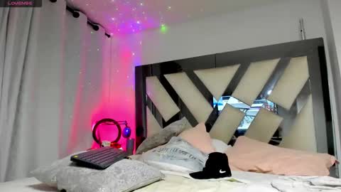 Douglas Safado online show from April 18, 7:21 am