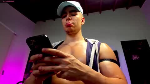 Douglas Safado online show from February 23, 2:29 am