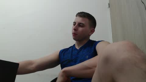 draco_boy2000 online show from April 21, 12:14 am