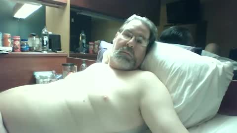 DragonBiMale online show from December 31, 8:45 pm