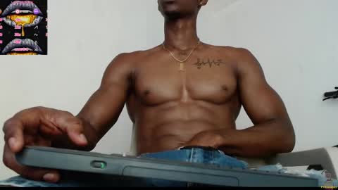 Snapshot of drake_brown_23 chatting on February 9, 7:09 pm Drake 23 online show from February 9, 7:09 pm