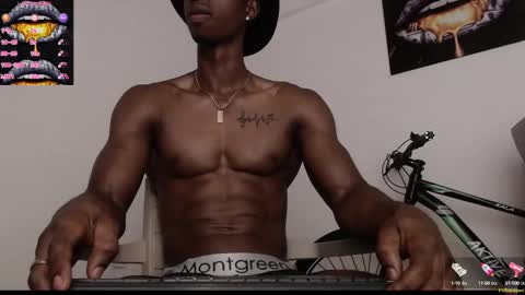 Snapshot of drake_brown_23 chatting on February 23, 2:25 pm Drake 23 online show from February 23, 2:25 pm
