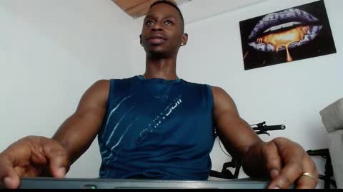 Snapshot of drake_brown_23 chatting on February 27, 3:40 am Drake 23 online show from February 27, 3:40 am