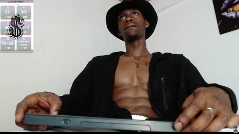 Snapshot of drake_brown_23 chatting on March 3, 2:49 pm Drake 23 online show from March 3, 2:49 pm