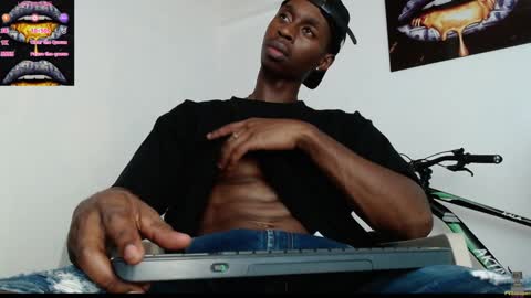 Snapshot of drake_brown_23 chatting on January 31, 10:21 pm Drake 23 online show from January 31, 10:21 pm
