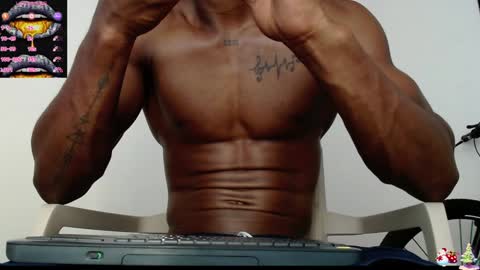 Snapshot of drake_brown_23 chatting on January 28, 4:39 am Drake 23 online show from January 28, 4:39 am