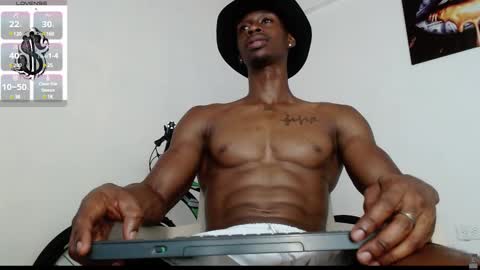 Snapshot of drake_brown_23 chatting on March 5, 6:12 pm Drake 23 online show from March 5, 6:12 pm