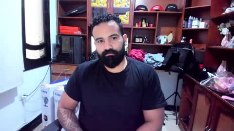Snapshot of drako_argenti_ chatting on December 4, 3:59 pm Drako online show from December 4, 3:59 pm