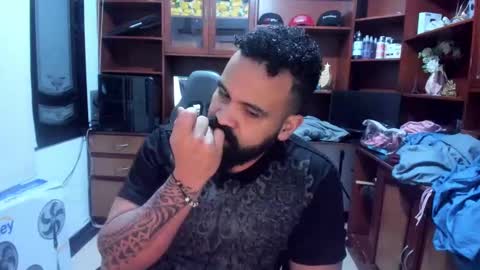 Snapshot of drako_argenti_ chatting on December 14, 6:56 am Drako online show from December 14, 6:56 am