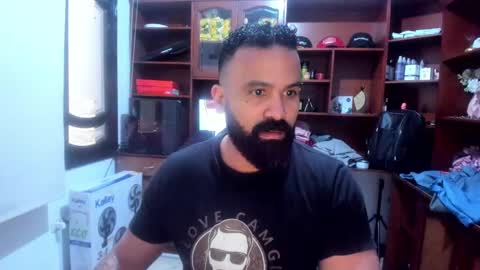 Snapshot of drako_argenti_ chatting on December 6, 2:55 pm Drako online show from December 6, 2:55 pm