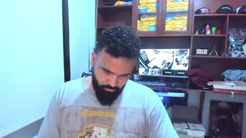 Snapshot of drako_argenti_ chatting on February 9, 6:54 am Drako online show from February 9, 6:54 am
