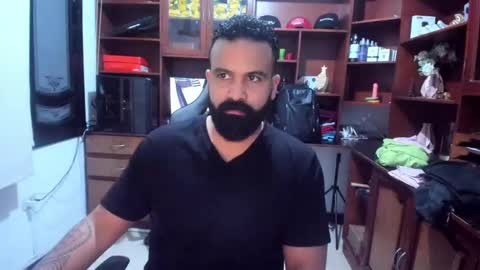 Snapshot of drako_argenti_ chatting on December 13, 4:11 am Drako online show from December 13, 4:11 am