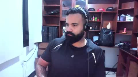 Snapshot of drako_argenti_ chatting on December 19, 8:24 am Drako online show from December 19, 8:24 am