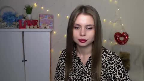 Snapshot of dream_mari chatting on September 22, 6:17 am Mari online show from September 22, 6:17 am