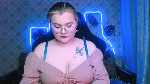 dreamforyoue2 online show from April 2, 8:16 pm