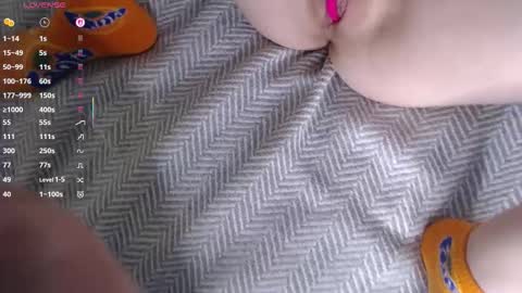 Olivia and Max online show from September 27, 1:31 pm