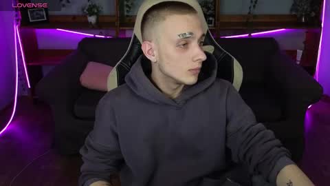 im Kai ntmu online show from April 17, 3:58 pm