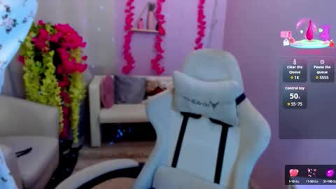 Snapshot of dreammyluna chatting on September 19, 8:45 pm Luna online show from September 19, 8:45 pm