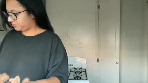 RIRI OR DREAMY online show from March 1, 2:32 pm