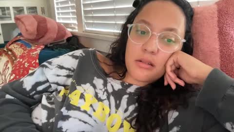 RIRI OR DREAMY online show from September 24, 3:52 pm