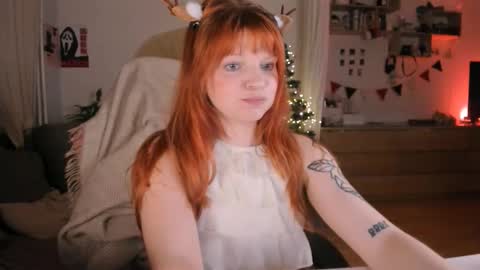 my name is Lia online show from December 18, 9:32 pm