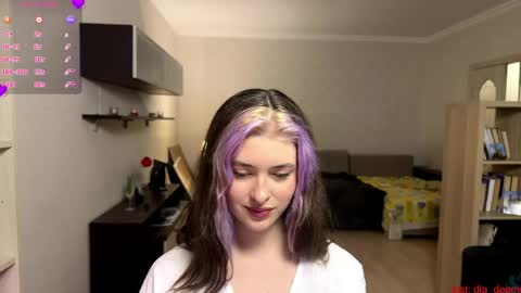 Dia online show from April 16, 3:45 pm